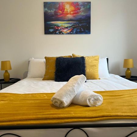 Village House St Mellons - Close To A48 And M4 Cardiff Esterno foto