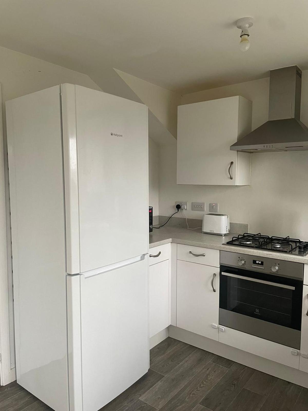 Village House St Mellons - Close To A48 And M4 Cardiff Esterno foto