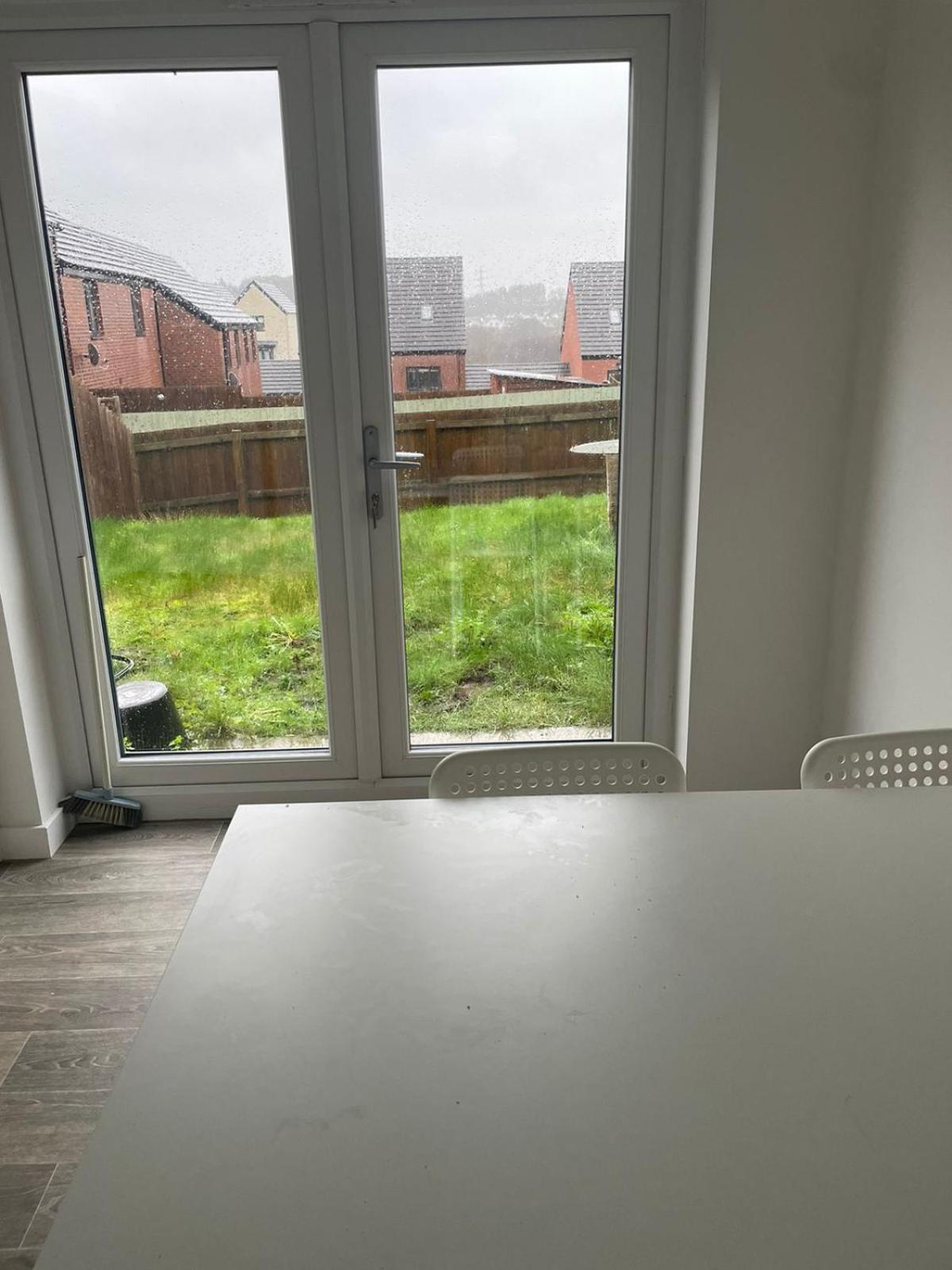 Village House St Mellons - Close To A48 And M4 Cardiff Esterno foto